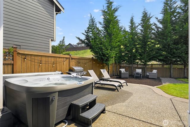 27476 254th Way SE, Maple Valley, WA 98038