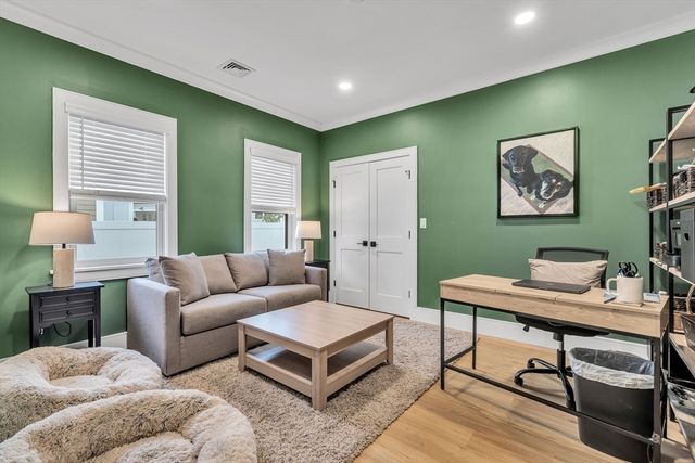 17 Josiah Path, Falmouth, MA 02540