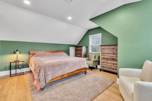 17 Josiah Path, Falmouth, MA 02540