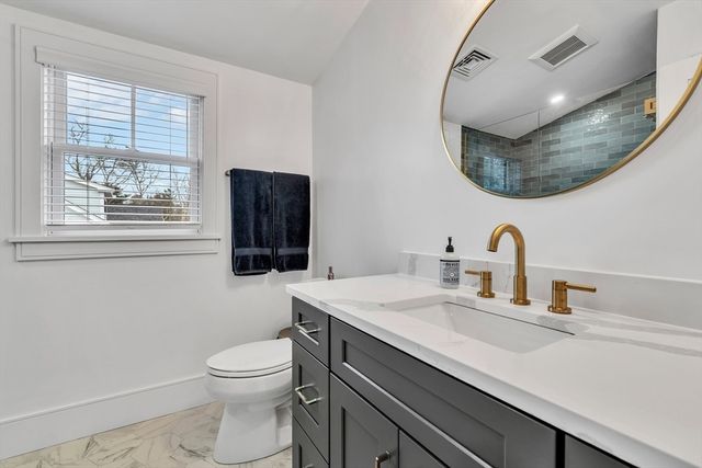 17 Josiah Path, Falmouth, MA 02540