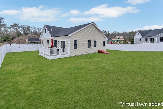 17 Josiah Path, Falmouth, MA 02540