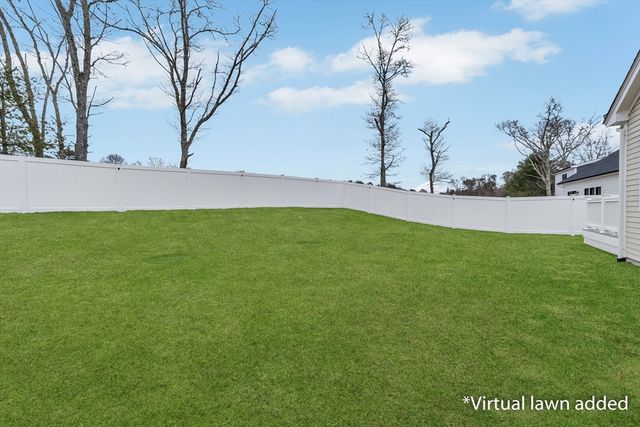 17 Josiah Path, Falmouth, MA 02540