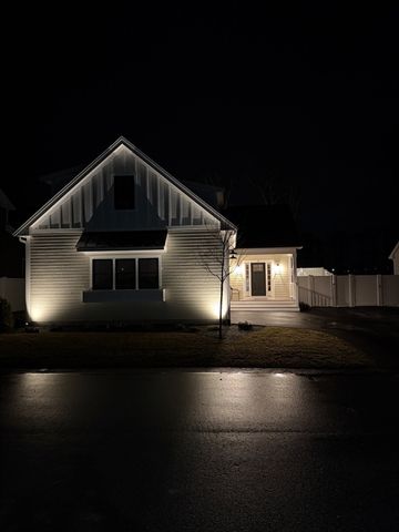 17 Josiah Path, Falmouth, MA 02540