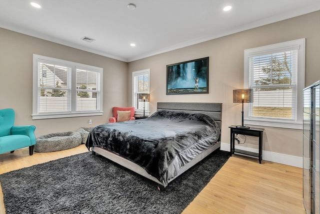 17 Josiah Path, Falmouth, MA 02540