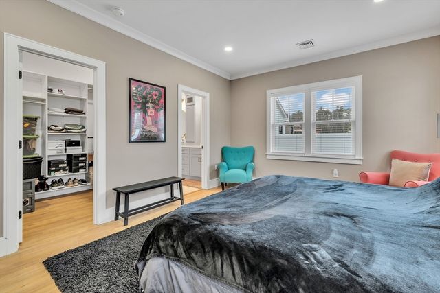 17 Josiah Path, Falmouth, MA 02540