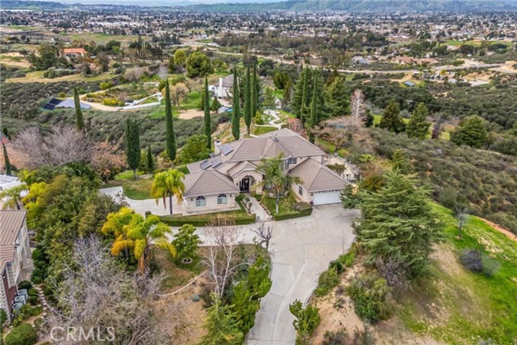 37289 Valgio Dr, Calimesa, CA 92320