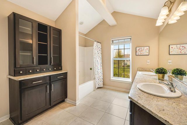 W193N5790 Canary DRIVE, Menomonee Falls, WI 53051