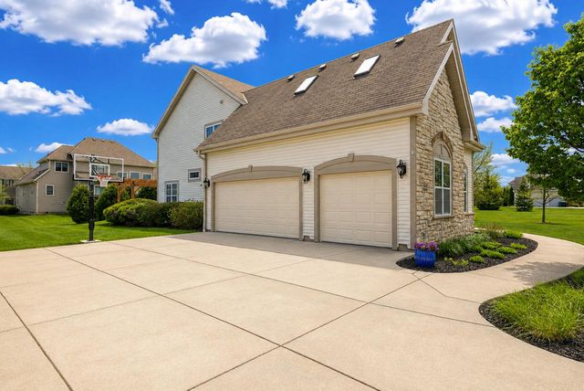 W193N5790 Canary DRIVE, Menomonee Falls, WI 53051
