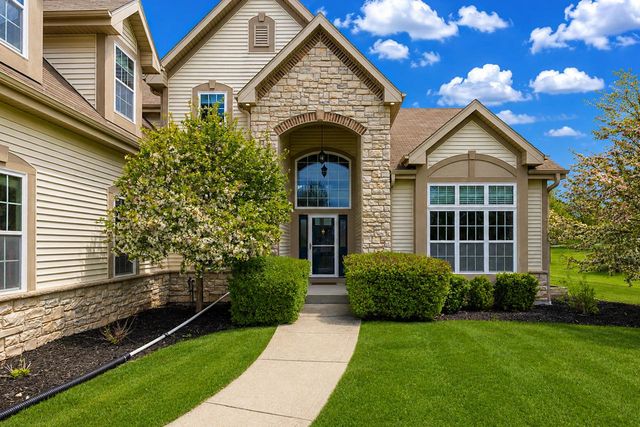 W193N5790 Canary DRIVE, Menomonee Falls, WI 53051