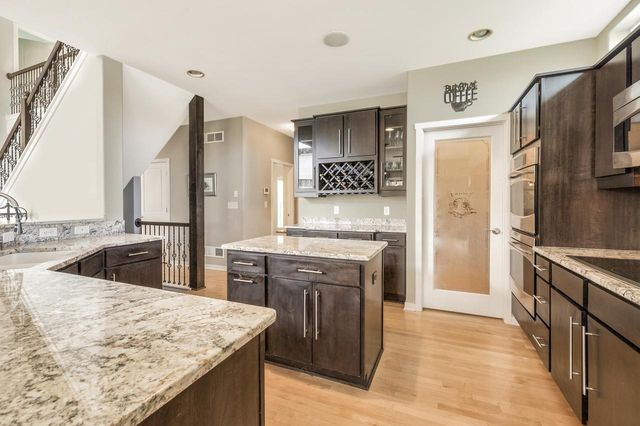 W193N5790 Canary DRIVE, Menomonee Falls, WI 53051