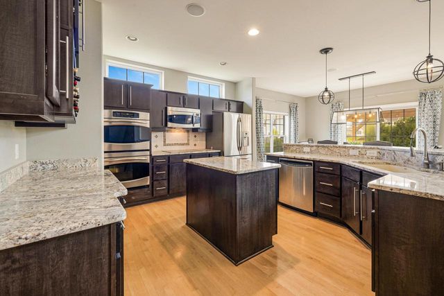 W193N5790 Canary DRIVE, Menomonee Falls, WI 53051
