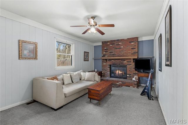 18 Kenworth Drive, St Peters, MO 63376