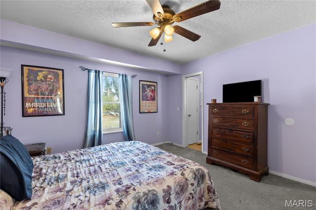 18 Kenworth Drive, St Peters, MO 63376