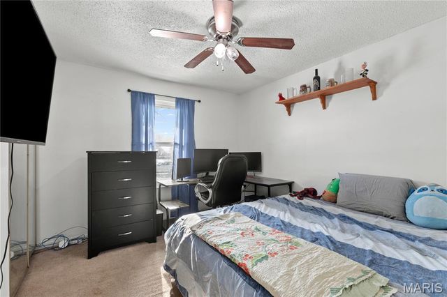 18 Kenworth Drive, St Peters, MO 63376