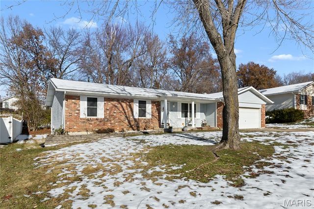 18 Kenworth Drive, St Peters, MO 63376