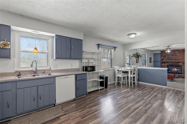 18 Kenworth Drive, St Peters, MO 63376