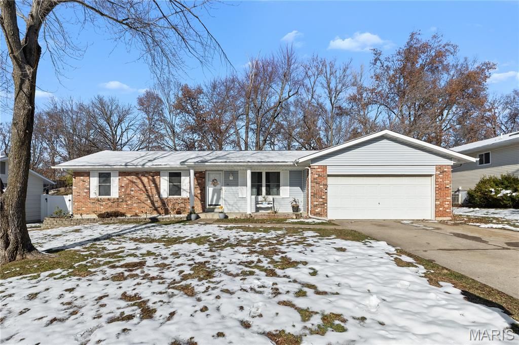 18 Kenworth Drive, St Peters, MO 63376