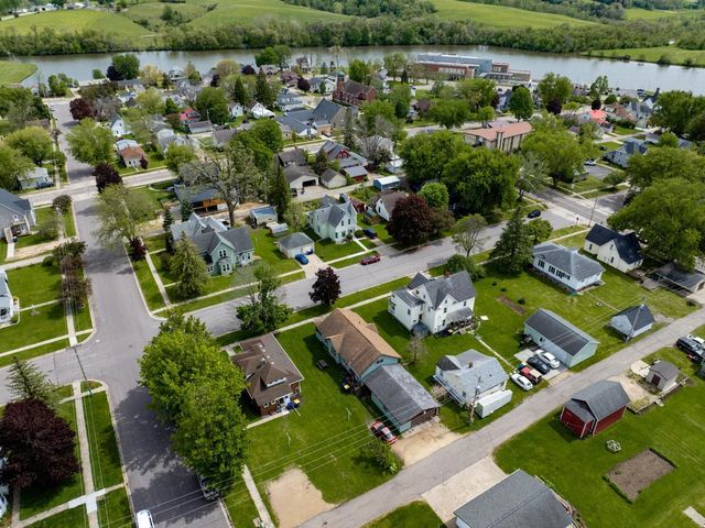 647 Pine Avenue, Hillsboro, WI 54634