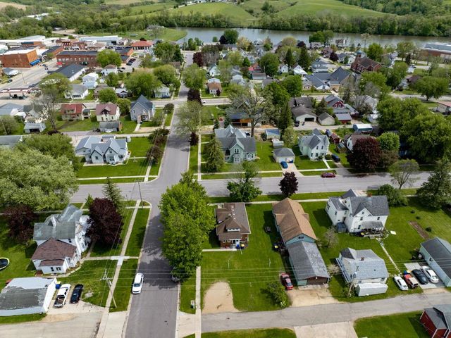 647 Pine Avenue, Hillsboro, WI 54634