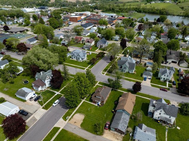 647 Pine Avenue, Hillsboro, WI 54634