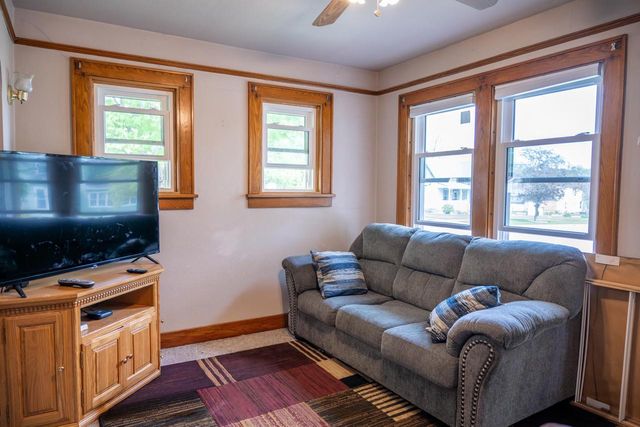 647 Pine Avenue, Hillsboro, WI 54634