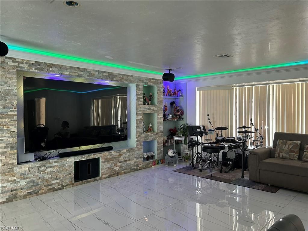 187 Louise ST, FORT MYERS, FL 33905 — photo 3
