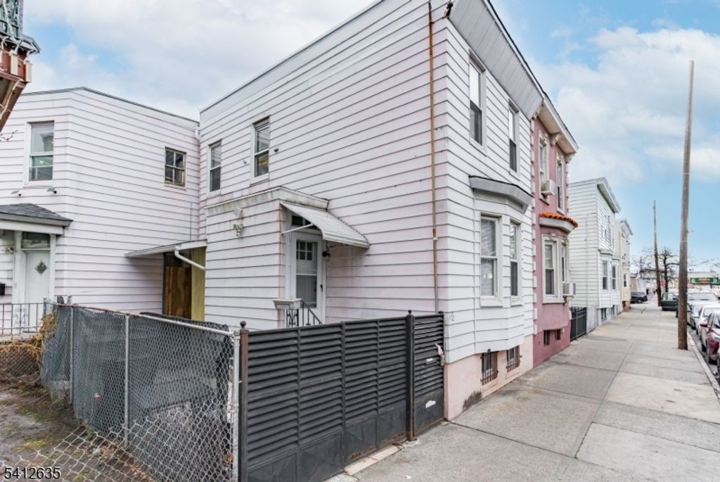 72 Lang St, Newark City, NJ 07105 — photo 2