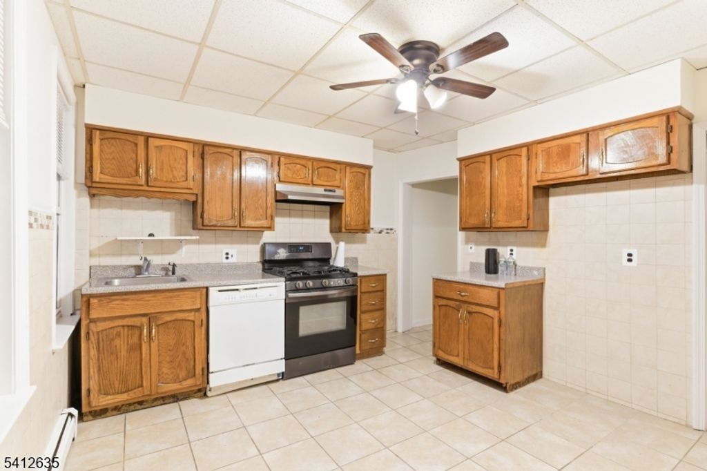 72 Lang St, Newark City, NJ 07105 — photo 3