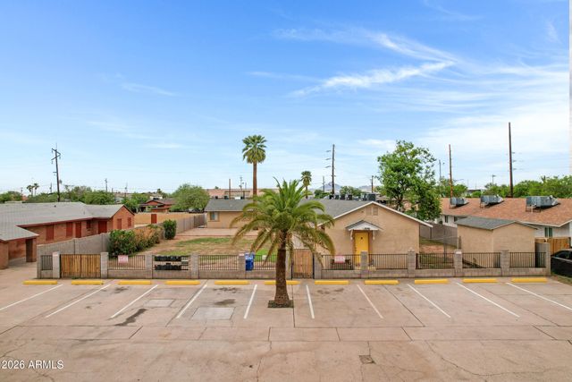 2238 E TAYLOR Street, Phoenix, AZ 85006