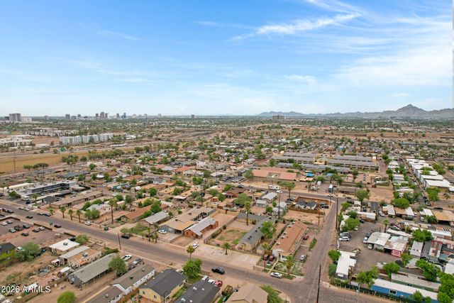2238 E TAYLOR Street, Phoenix, AZ 85006
