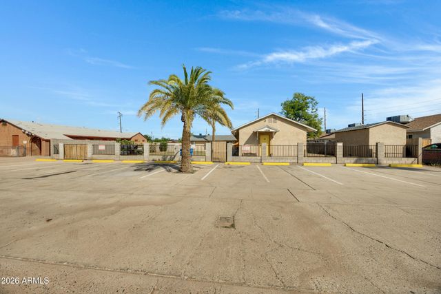 2238 E TAYLOR Street, Phoenix, AZ 85006