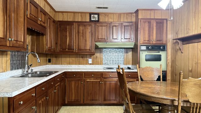 138 Ham St, Tullahoma, TN 37388