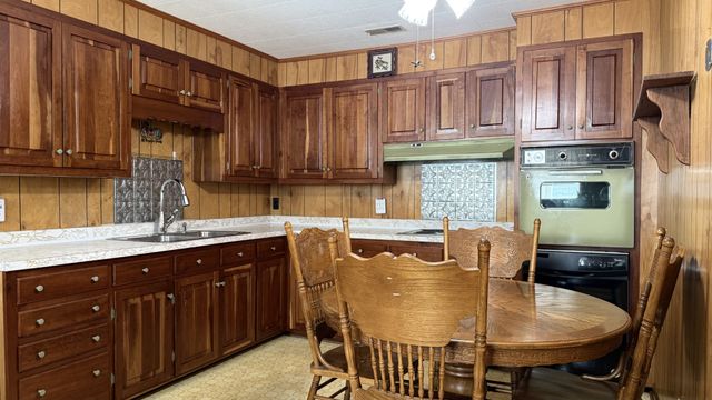 138 Ham St, Tullahoma, TN 37388