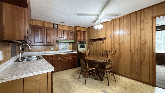 138 Ham St, Tullahoma, TN 37388