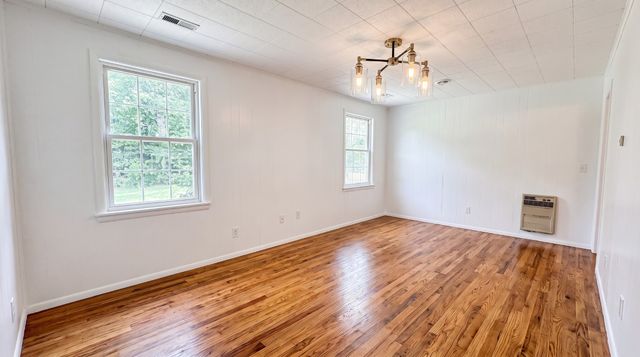 138 Ham St, Tullahoma, TN 37388