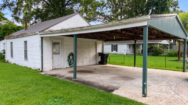 138 Ham St, Tullahoma, TN 37388