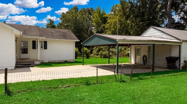 138 Ham St, Tullahoma, TN 37388