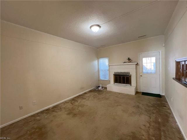 4058 Thomas Jefferson DR, Virginia Beach, VA 23452