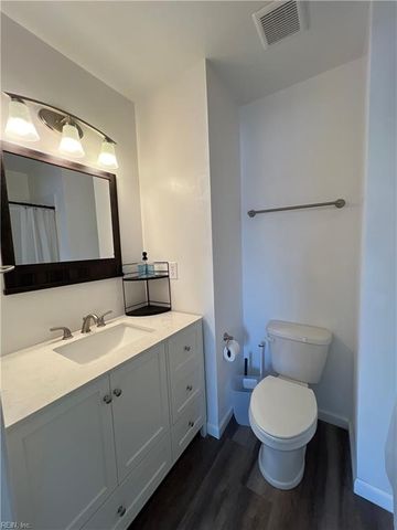 4058 Thomas Jefferson DR, Virginia Beach, VA 23452