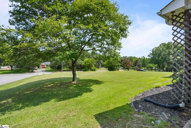 210 Briarwood Drive, Pacolet, SC 29372