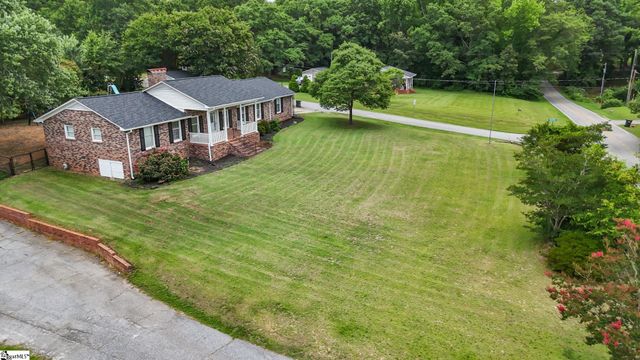 210 Briarwood Drive, Pacolet, SC 29372