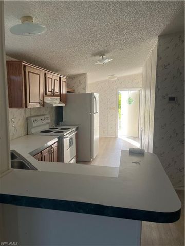 1195 Blueberry LN, Labelle, FL 33935