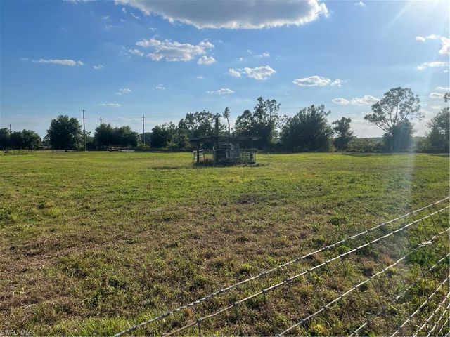 1195 Blueberry LN, Labelle, FL 33935