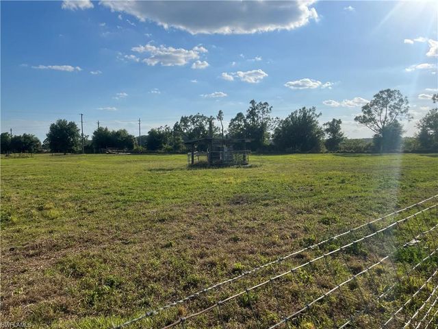 1195 Blueberry LN, Labelle, FL 33935