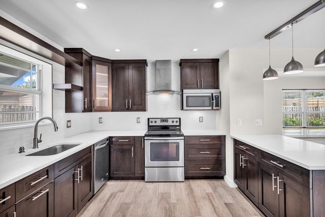 921 SE 15th Court, Deerfield Beach, FL 33441