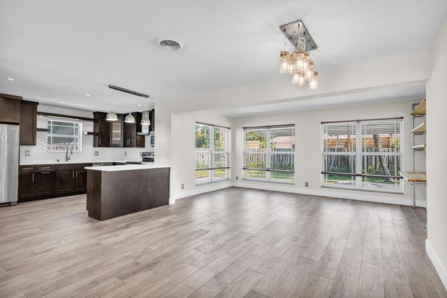 921 SE 15th Court, Deerfield Beach, FL 33441