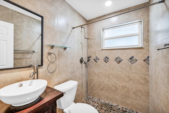 921 SE 15th Court, Deerfield Beach, FL 33441