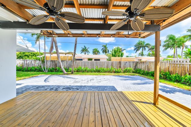 921 SE 15th Court, Deerfield Beach, FL 33441