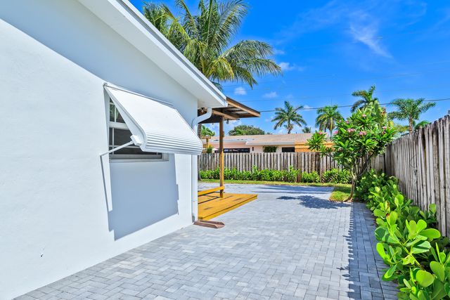 921 SE 15th Court, Deerfield Beach, FL 33441