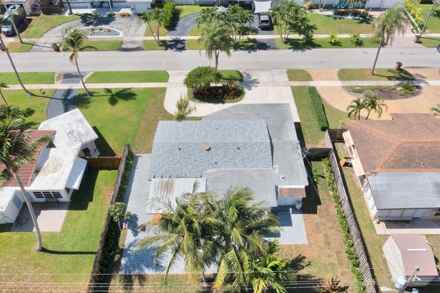 921 SE 15th Court, Deerfield Beach, FL 33441
